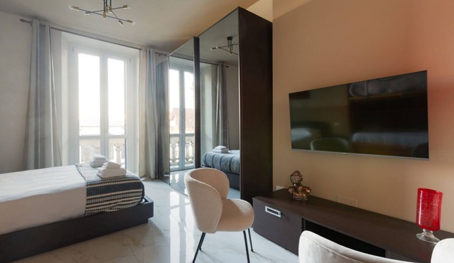 GuestHost - Bright APT with balcony- Milan Piazzale Loreto