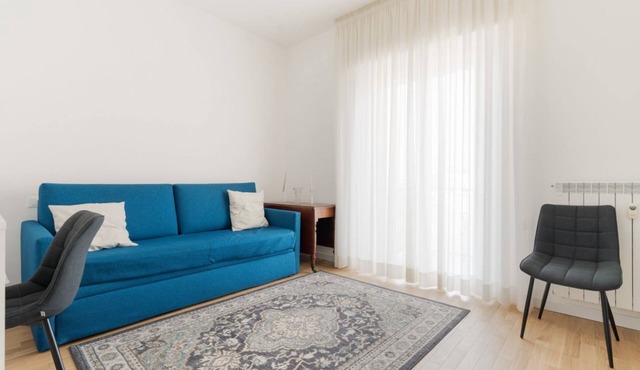 GuestHost - Cozy 50m2 apartment, perfect for 4 people, located on the 7th floor of a building with lift in the Calvairate district, the eastern area of ​the city of Milan, a stone's throw from Porta Romana.The apartment is well connected to the cent
