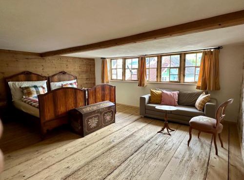 Historic Swiss Room mit Badeplatz im Fluss