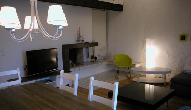 Joline private guest apartment downtown Nidau