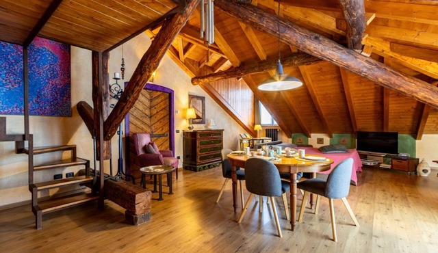 L'Atelier, Artistic Luxury Apartment, AC, WiFi, Garage, Arona, By Guestaly in Arona