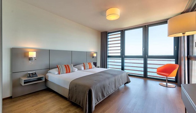 Lake Geneva Hotel