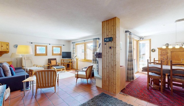 Large 4½-room appartment (122m²) on the ground floor in a quiet location, direct