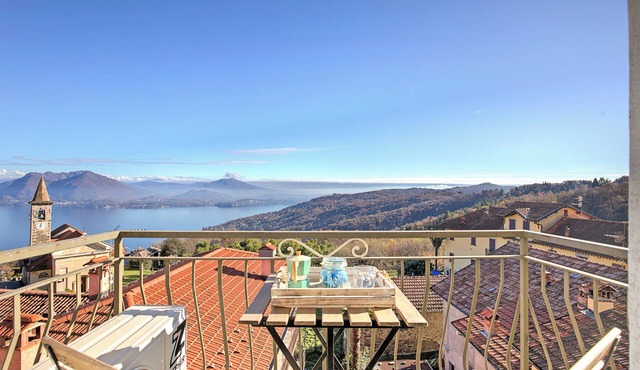 Luce - Lake View Balcony Apartment in Stresa Hill, Stresa, Italy