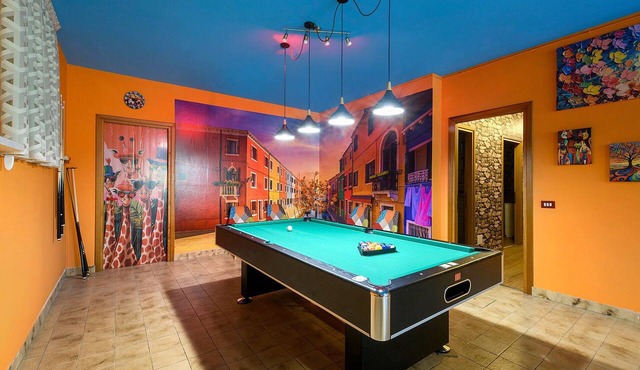 Lukas Home – Entire Villa with Game Room, Private Garden, BBQ, Near the Lake