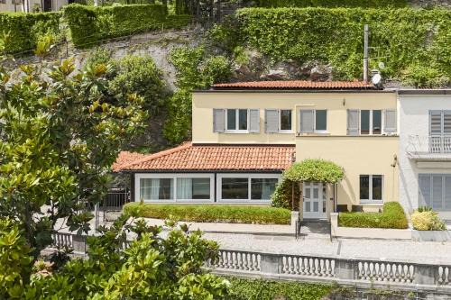 Luxury townhouse with panoramic Como lake views by Aura Luxury Collection