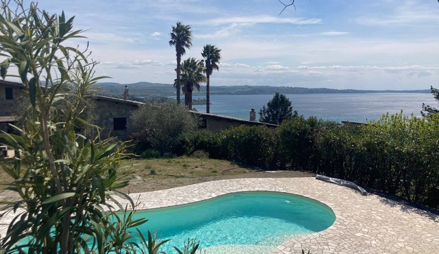 Luxury Villa with Views of Lake Bracciano, Available During Holidays in Trevignano Romano