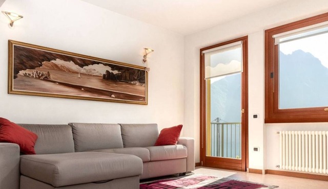 Magnificent apartment with private pool and view of Lake Iseo in Riva di Solto