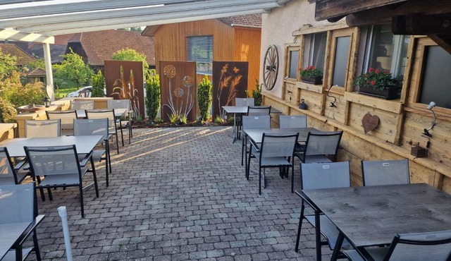 Mirchel Pintli Zimmer 1, Hotel und Restaurant