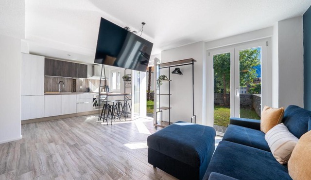 Modern Studio with Private Jacuzzy and Garden