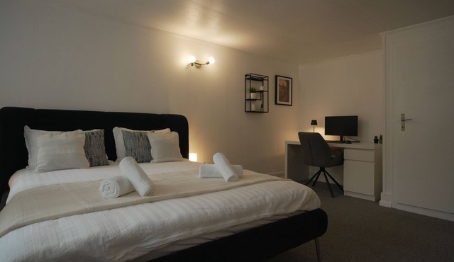 Modern Suite + Aare View | Heart of Old Town I