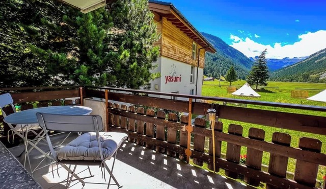 Mountain View Apartment Near Zermatt