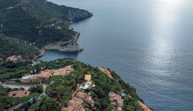 Nice apartment for 4 guests with pool, WIFI, A/C, TV, terrace, pets allowed and panoramic view in Cala Piccola