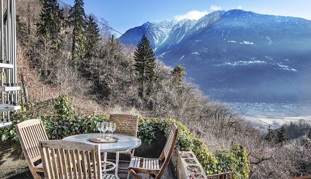 Panoramic Alpine House near Sentiero Valtellina