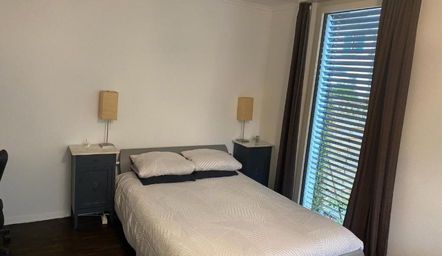 Private Studio with garden & free parking
