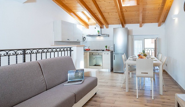 Regarda - Romantic apartment Casa Rossa 2 with wifi, air conditioning