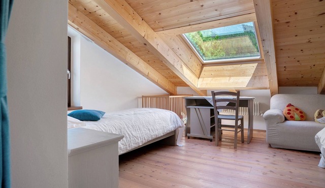 Room 'La Gemma - Stanza Dei Colori' with Mountain View, Shared Garden and Wi-Fi in Sant'Orsola Terme