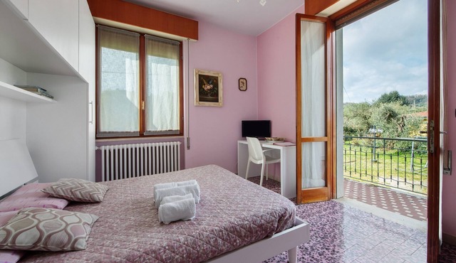 Room 'Swan Matrimoniale Pink' with Shared Pool, Wi-Fi and Air Conditioning