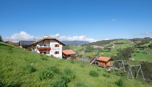 Rosengarten – Authentic Farm Stay with Animals, Sauna & Mountain Views in Steinegg