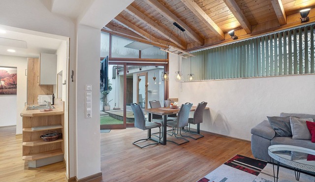 Schwarzwald-Lodge Holiday Apartment with Garden in Kappelrodeck