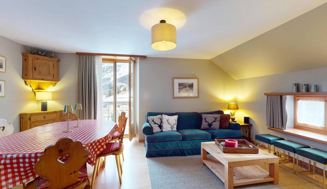 Spacious 3-Bedroom Apartment with Balcony & Mountain Views in Champfèr