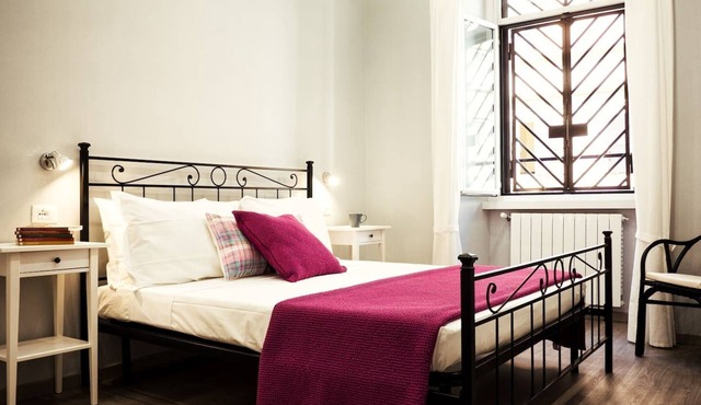 Spacious flat up to 6 guests/Termini Station - lift - wifi - 3 beds - 2 baths