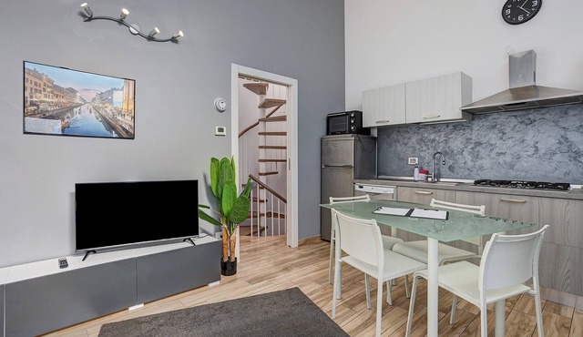 Spacious Navigli Milan Apartment for Families & Groups – Fast Wi-Fi, AC, Metro M2 in Milan