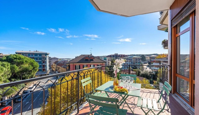 Specchio Di Cielo: Apartment with Terrace and AC Arona Center, Arona, Italy