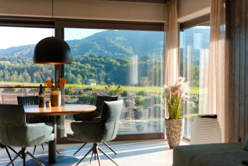 Stilvolles Ferienhaus Südsteiermark ruhige Lage top Aussicht & E-Ladestation in Eibiswald