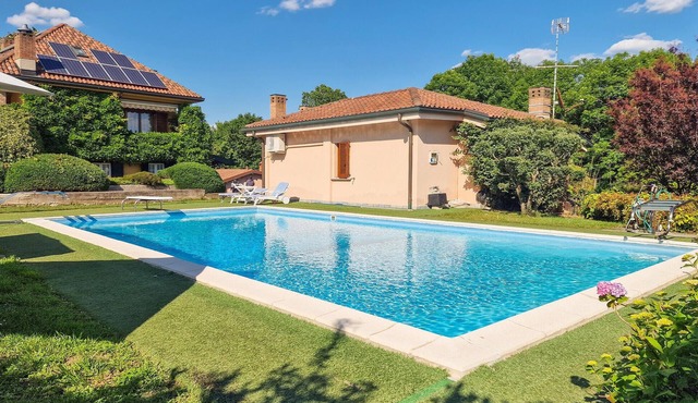 Stunning home in Merone with swimming pool