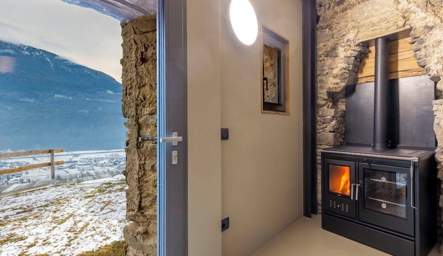 Stunning private villa for 5 guests with WIFI, TV, terrace and pets allowed