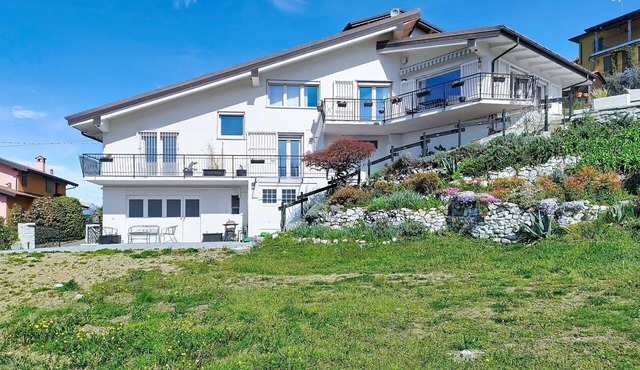 Stunning private villa for 8 guests with WIFI, TV, terrace and pets allowed