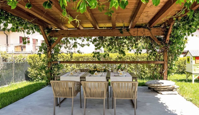 Stunning villa for 6 guests with WIFI, TV, patio and pets allowed