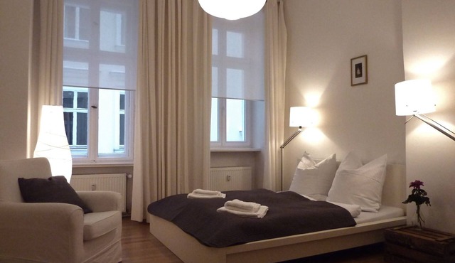 Stylish old apartment in a prestigious Wilhelminian style property in Schöneberg. in Berlin
