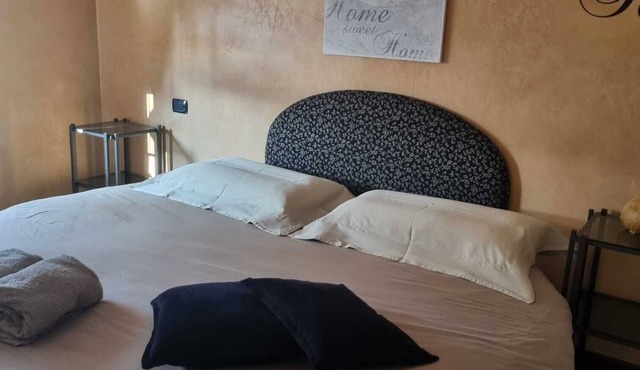 Suitable for families, 10 minutes from Milan malpensa. Supermarkets within10 steps.