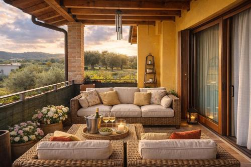 Sunshine Luxury Apartment - spacious house - Lake View - Pool