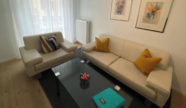 THE PERFECT BLEND OF COMFORT, STYLE & CONVENIENCE IN THE MOST VIBRANT AREA