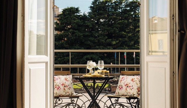 The Varese Center Suite