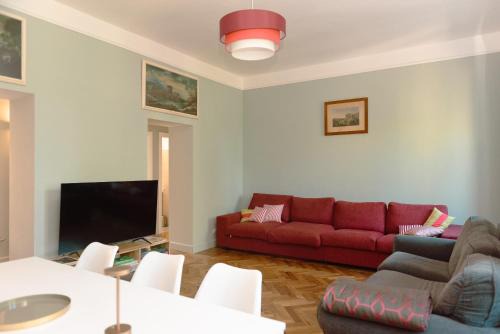 Tiber Luxury Apartment in Rome