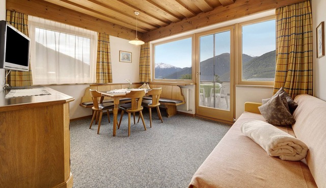 Vacation Apartment "Sonnenhof Sonngarten" with Mountain View & BBQ