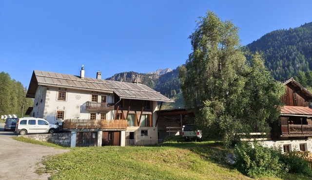 Vacation apartment/apartment for 6 guests with 126m² in Tschierv (314075)