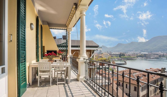 Vacation Apartment "Central Vista Lago" with Lake View & Private Terrace