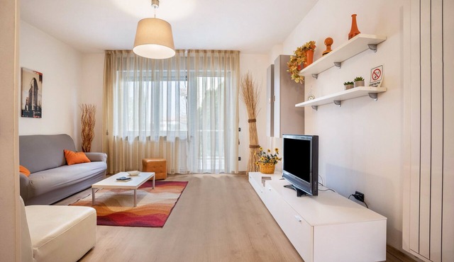 "Verde House 1" Apartment with Mountain Views, Balconies, Shared Garden, and Wi-Fi
