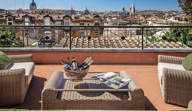 Villa in Rome with 2 bedrooms sleeps 4