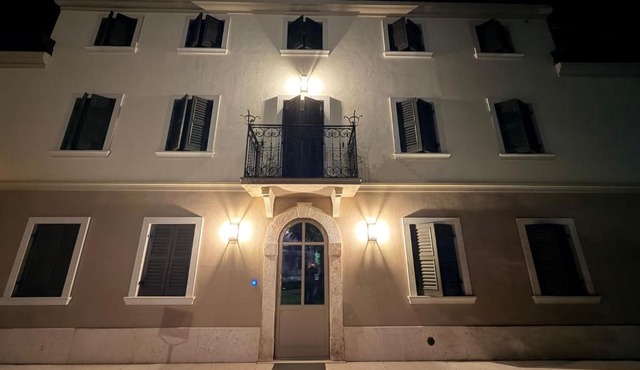 VILLA SUNFLOW Luxury Suites