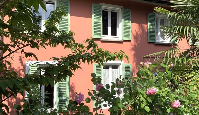 Villa The Secret Garden with Private Garden and Lake Beach Boating on Foot
