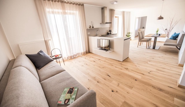 Weinberg Apartments, apartments for 4 persons with Brixen South Tyrol Guest Pass in Raas