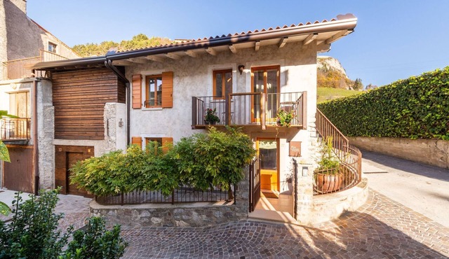 Wohnung in Voltino mit Privatparkplatz by Interhome