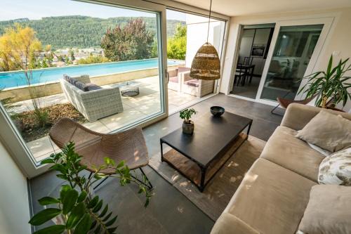 Wohnung mit Pool und Aussicht