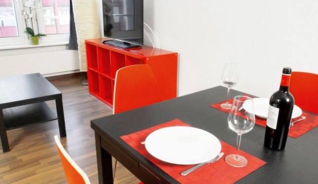 ZH Blueberry lll - Oerlikon HITrental Apartment by Interhome